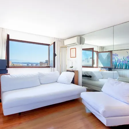 Upper House Apartment